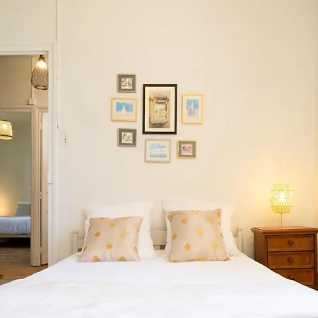 Дом отдыха Charming House In With Pool