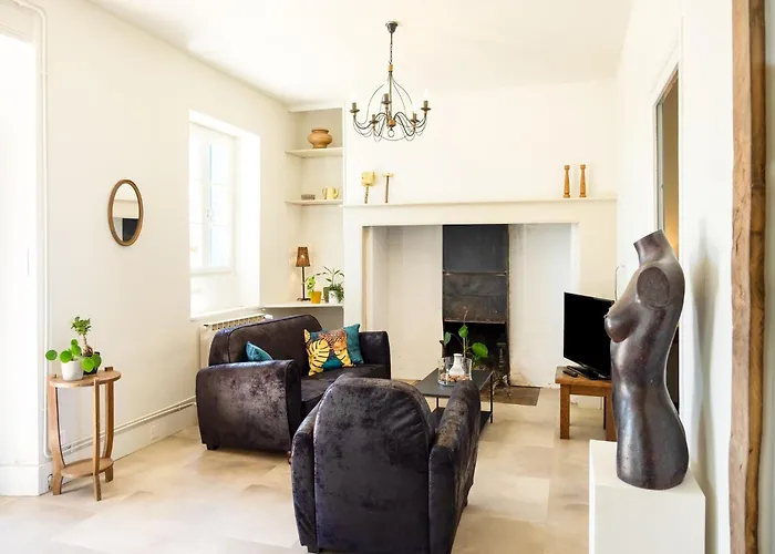 Nyaraló Charming House In With Pool