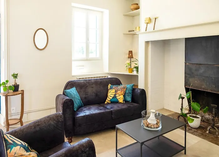 Charming House In With Pool * Coubjours