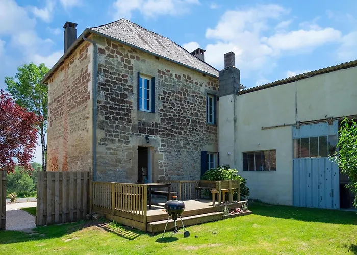 Charming House In With Pool Nyaraló *