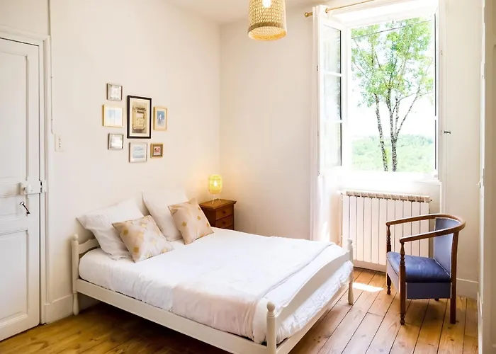 Nyaraló Charming House In With Pool Coubjours