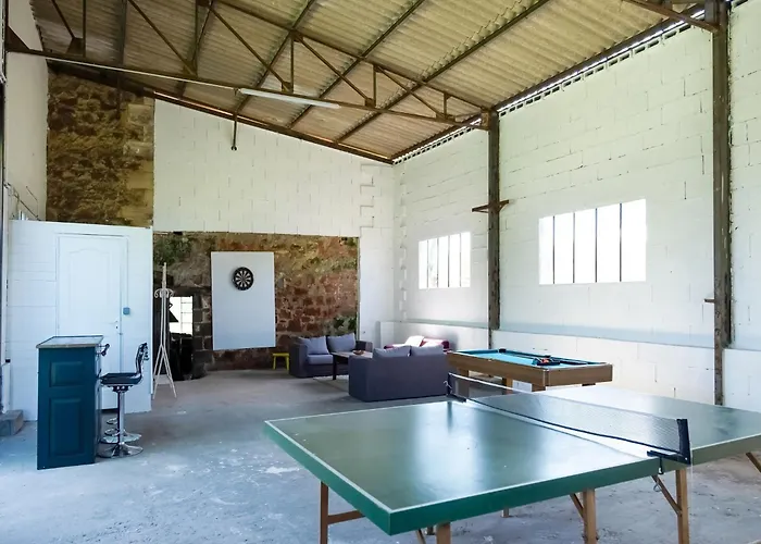 Prázdninový dům Charming House In With Pool *