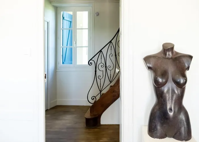 Charming House In With Pool Coubjours