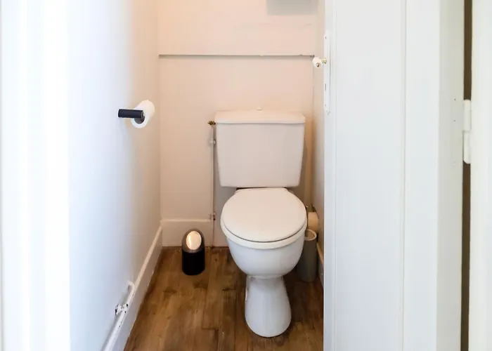 Charming House In With Pool *