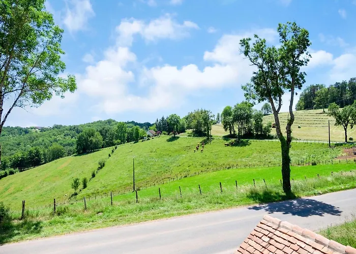 Charming House In With Pool *