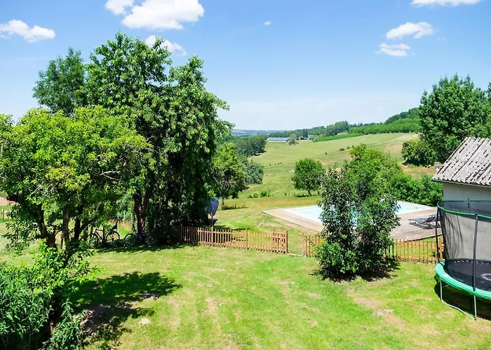 Charming House In With Pool Nyaraló